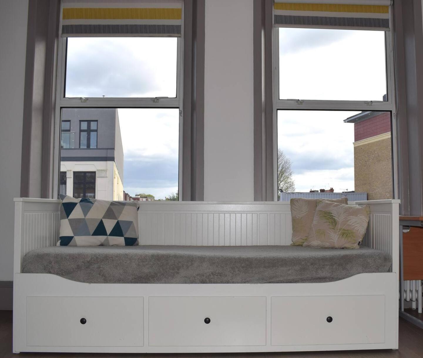The Twickenham Apartment Near Strawberry Hill Екстериор снимка