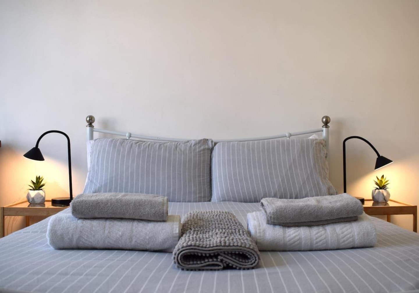 The Twickenham Apartment Near Strawberry Hill Екстериор снимка