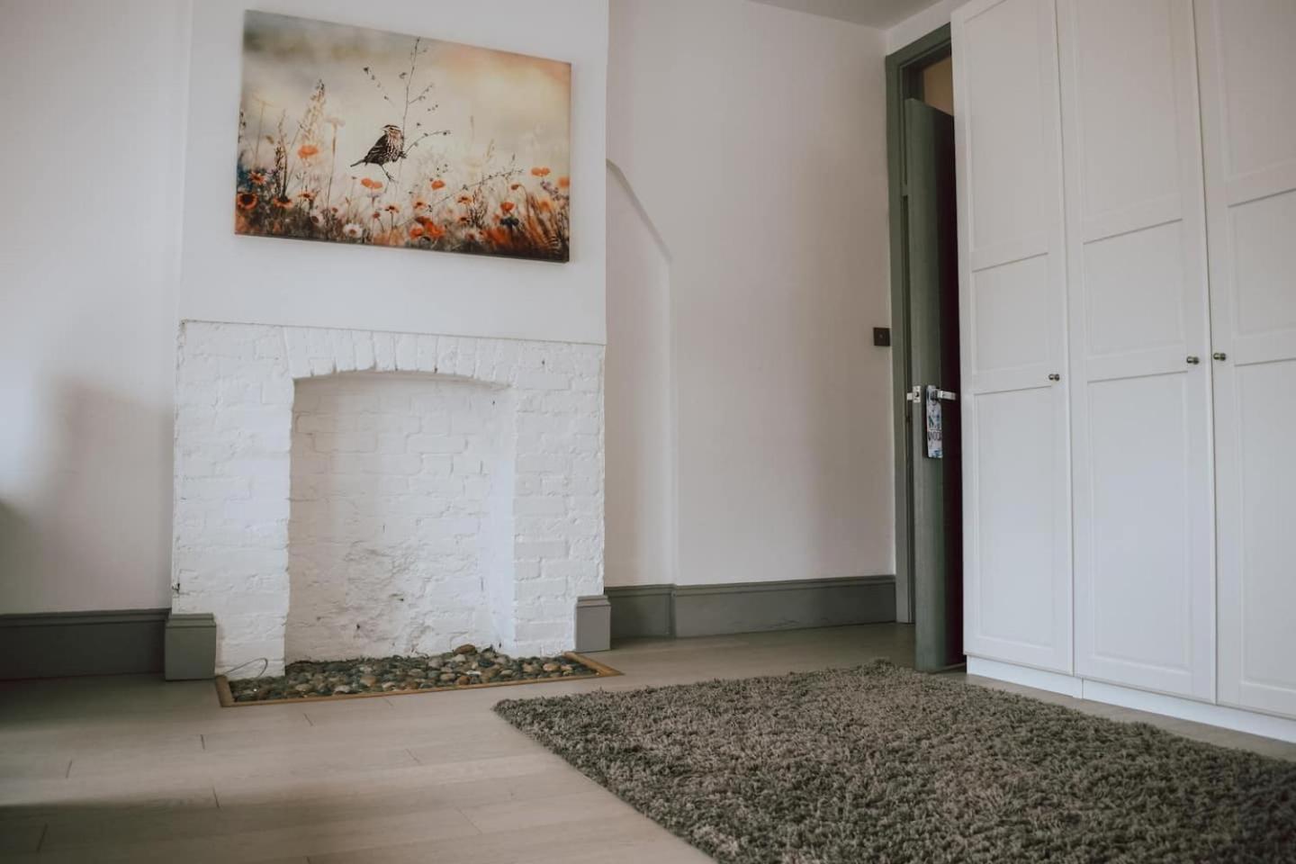 The Twickenham Apartment Near Strawberry Hill Екстериор снимка