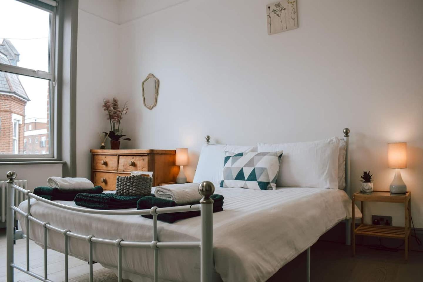 The Twickenham Apartment Near Strawberry Hill Екстериор снимка