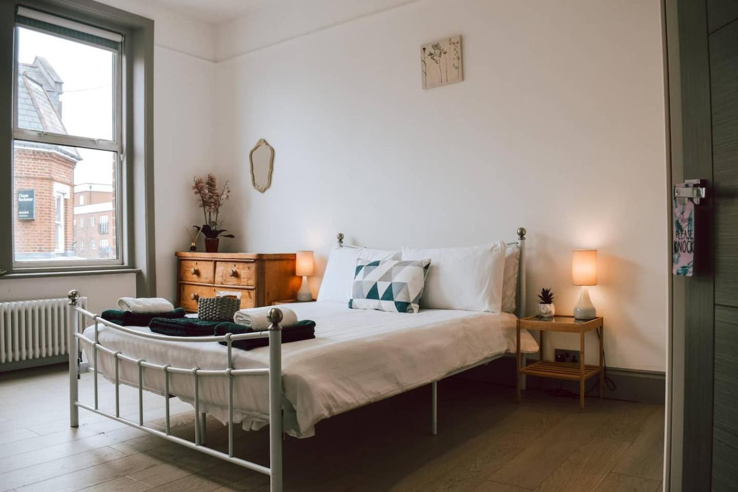 The Twickenham Apartment Near Strawberry Hill Екстериор снимка