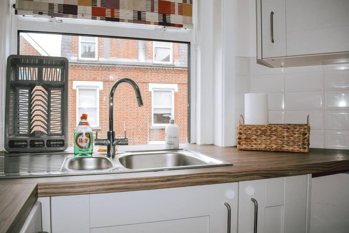 The Twickenham Apartment Near Strawberry Hill Екстериор снимка