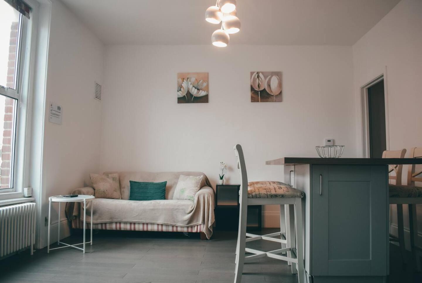 The Twickenham Apartment Near Strawberry Hill Екстериор снимка
