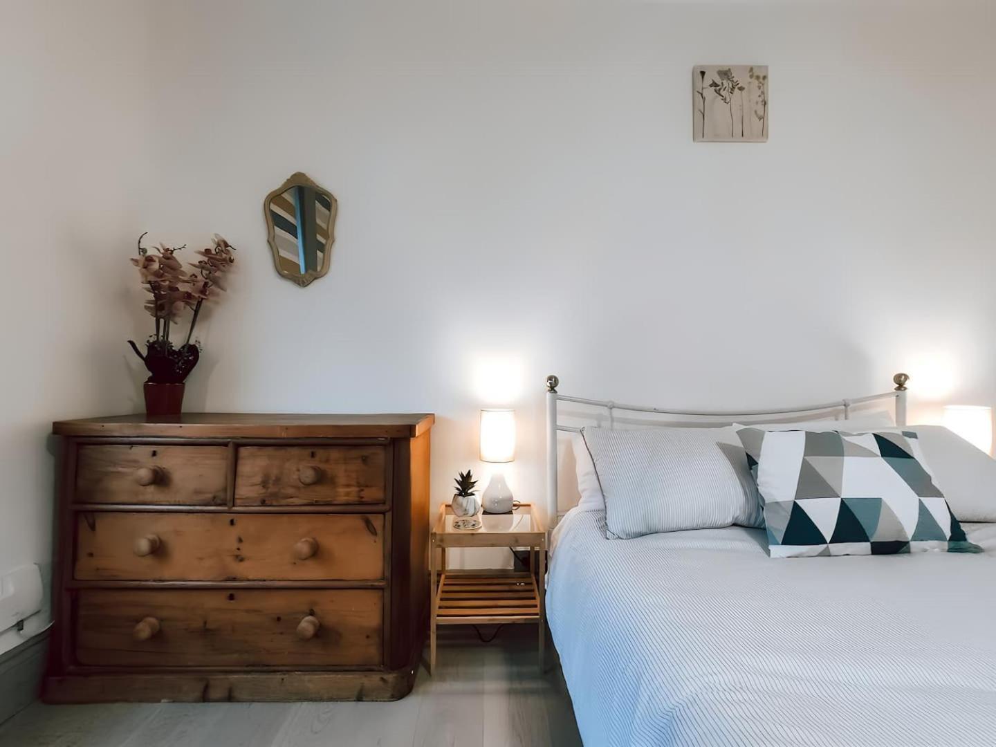 The Twickenham Apartment Near Strawberry Hill Екстериор снимка