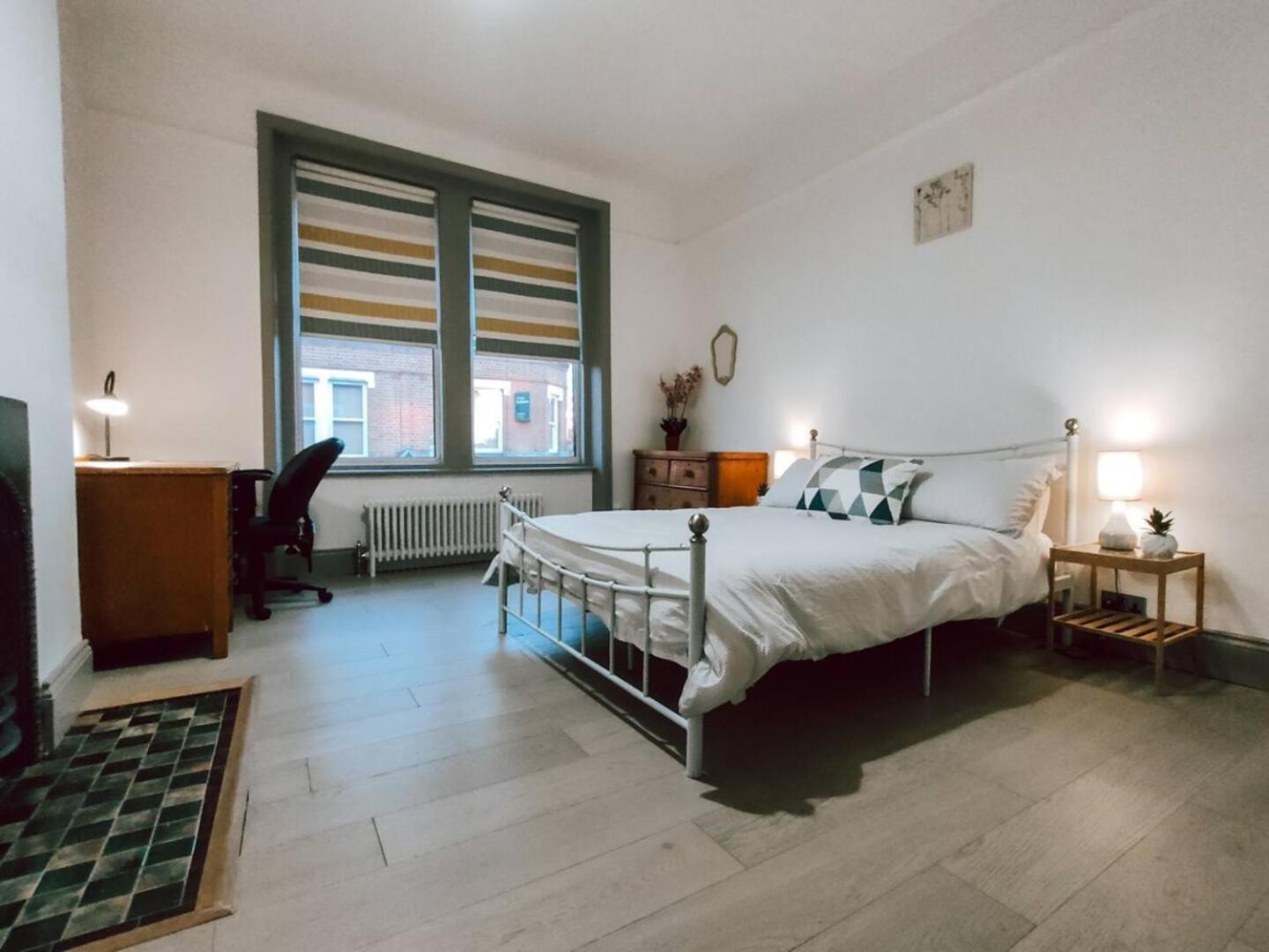 The Twickenham Apartment Near Strawberry Hill Екстериор снимка