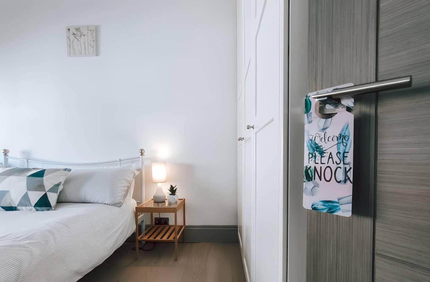 The Twickenham Apartment Near Strawberry Hill Екстериор снимка